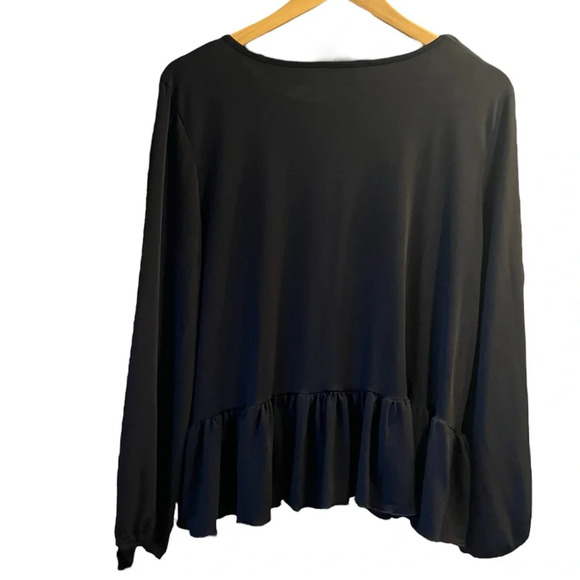 Chic Black Ruffle Women's Blouse - Picture 4 of 4